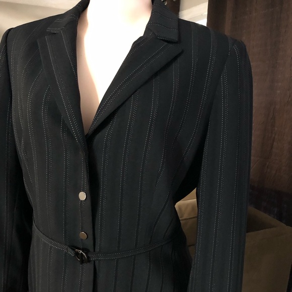 Tahari Suit Blazer Skirt Woman size 6 & 10 p Black stripe professional classy - Picture 2 of 16